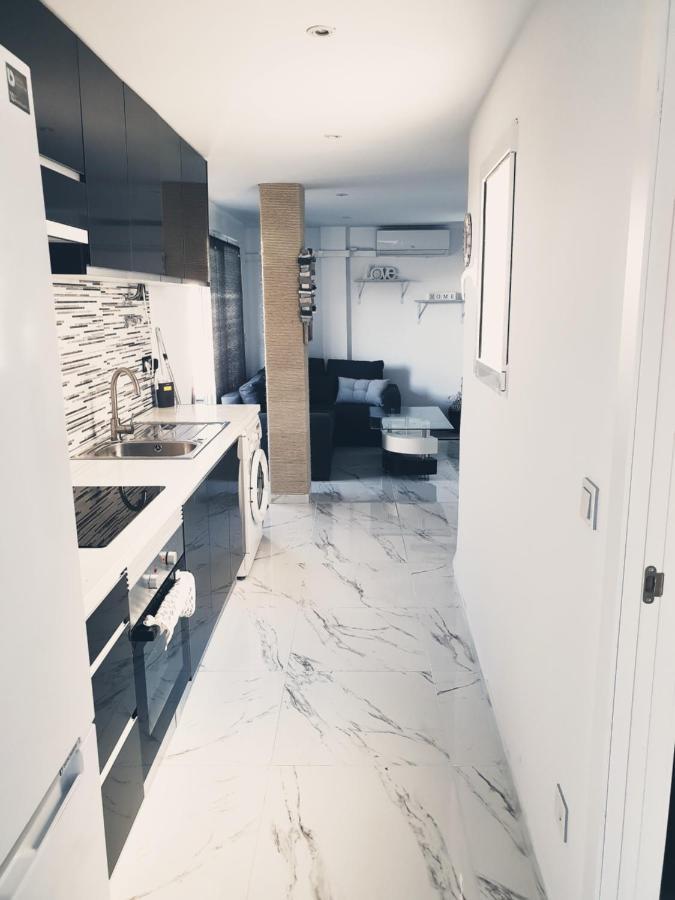 Beachside Apartment In Torrevieja Esterno foto