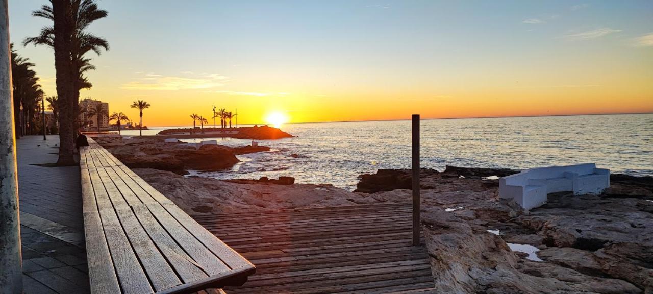 Beachside Apartment In Torrevieja Esterno foto