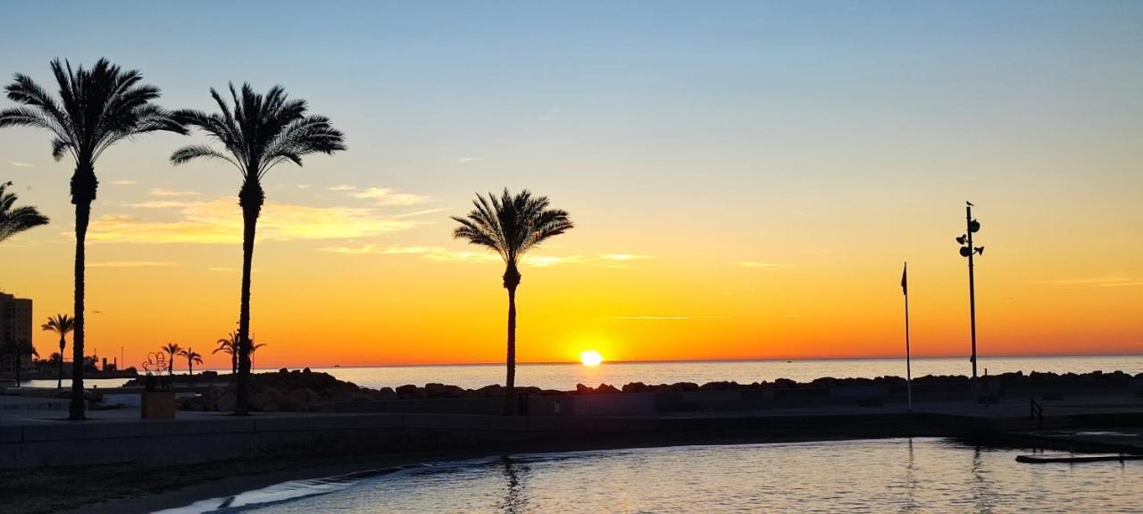 Beachside Apartment In Torrevieja Esterno foto