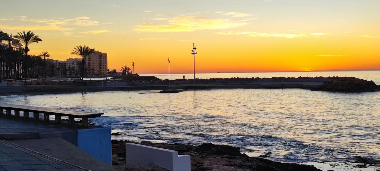 Beachside Apartment In Torrevieja Esterno foto